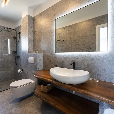 Terra Mila فيلة Kaštel Stari